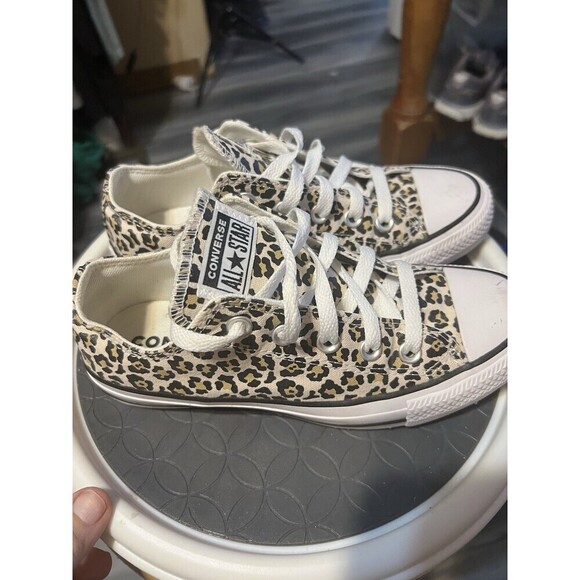 Women’s Converse Chuck Taylor Cheetah Size 6 Shoes - Picture 4 of 7
